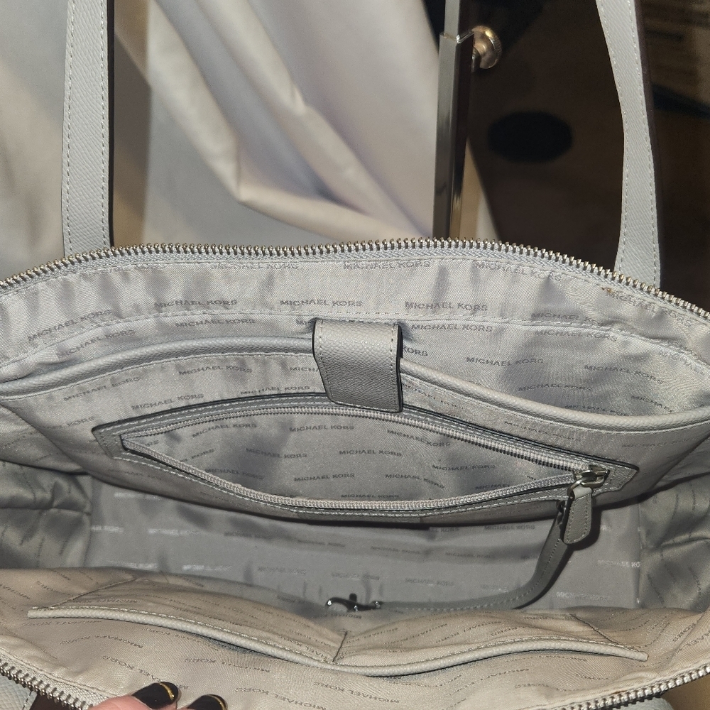 Gray Michael Kors Purse And Matching Wallet Set - Picture 10 of 15